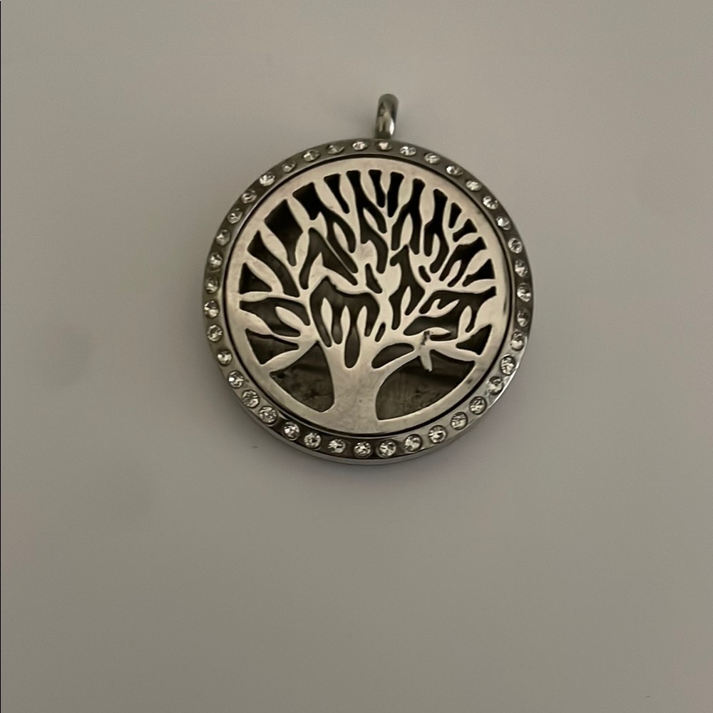 Chic Silver Tree of Life Pendant